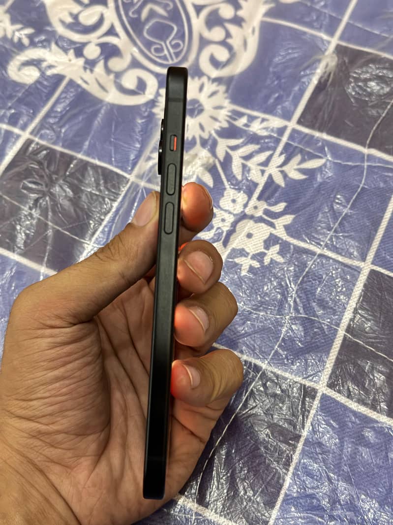 Apple iPhone 15 plus 2
