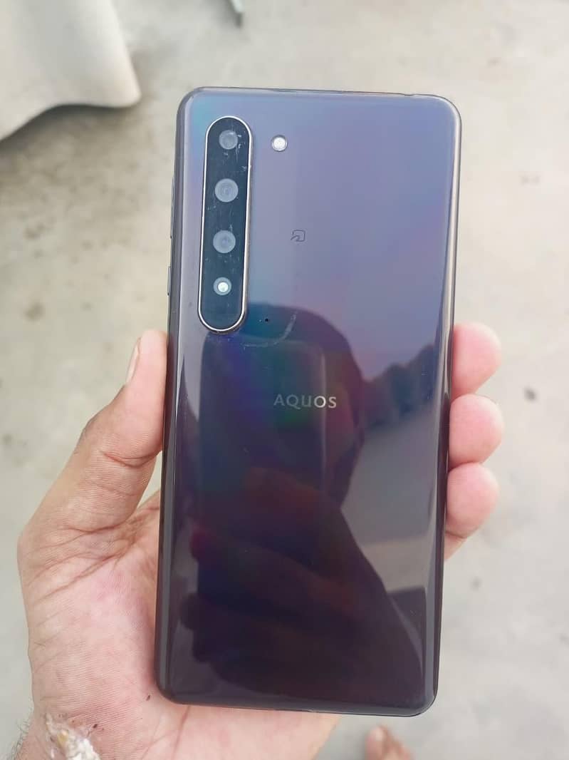 Sharp Aquos R5G 2