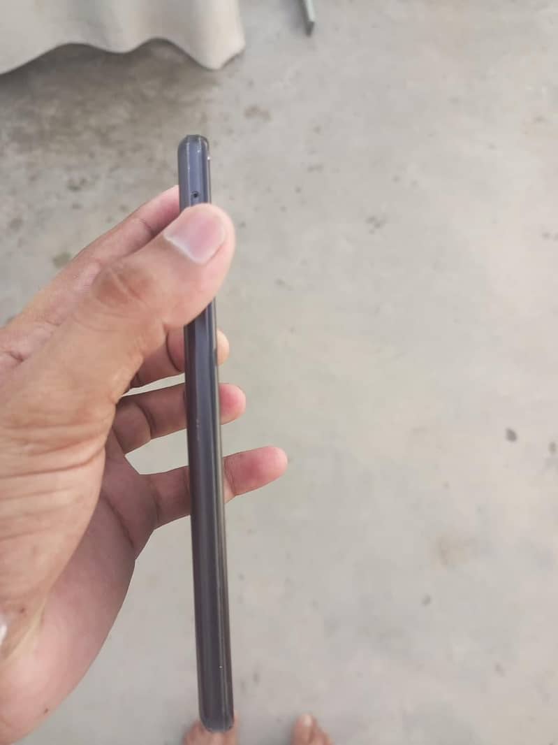 Sharp Aquos R5G 5