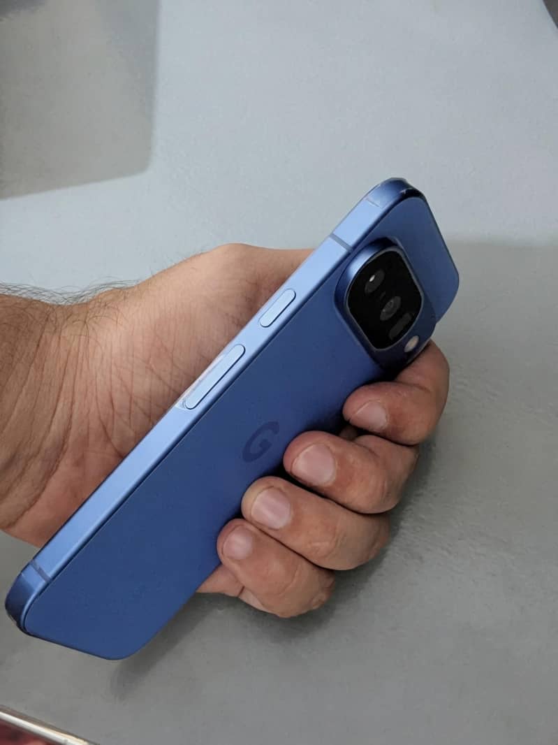 Google Pixel 10 3