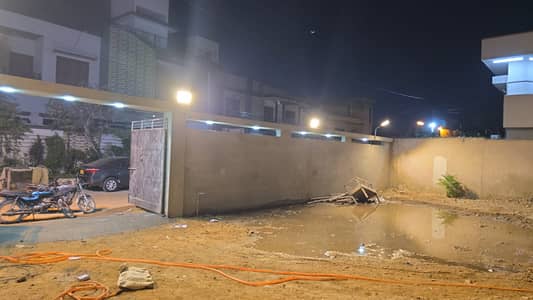 West Open 600 Square Yards Residential Plot In Gulshan-E-Iqbal - Block 9 For Sale