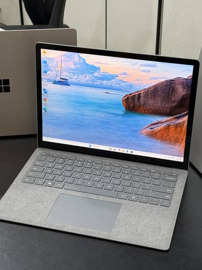 Microsoft Surface Laptop i5 12thgen 8gb 256gb Touchscreen Laptop