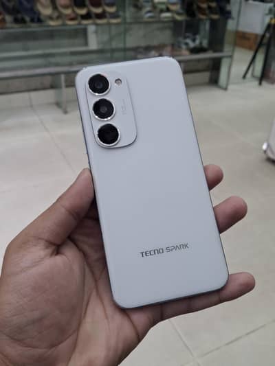 Tecno spark 40 pro plus