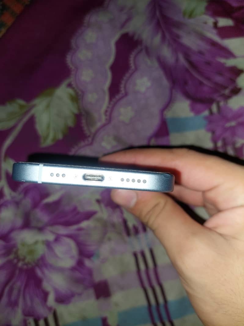 Apple iPhone 15 2