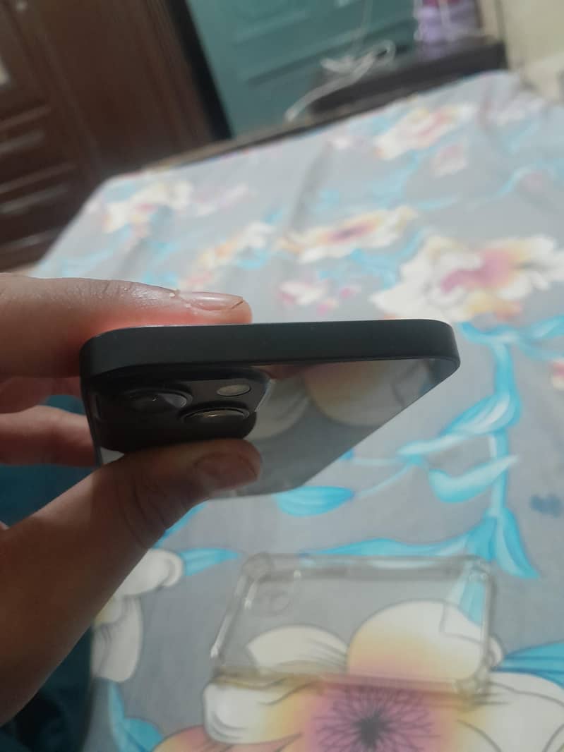 Apple iPhone 13 3