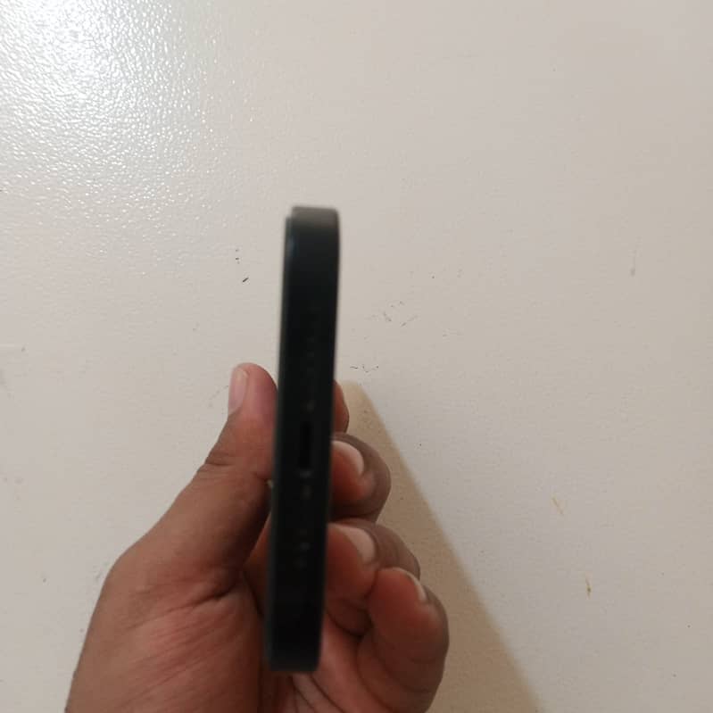Apple iPhone 13 2