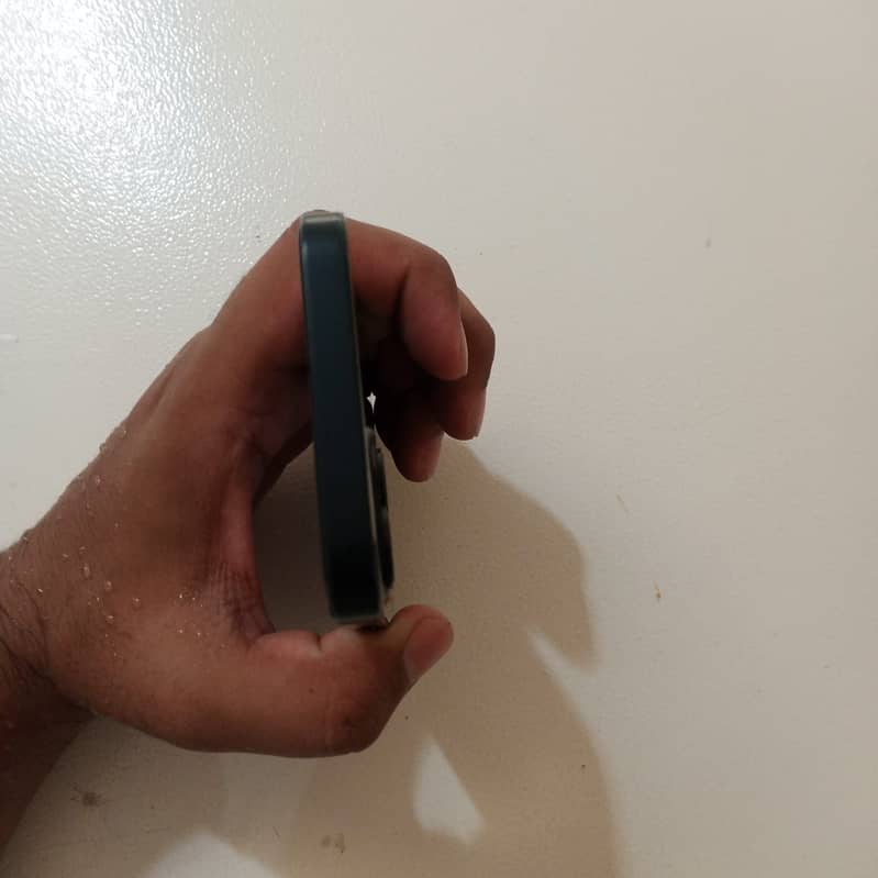 Apple iPhone 13 3