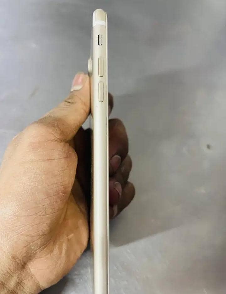 Apple iPhone 7 Plus 1