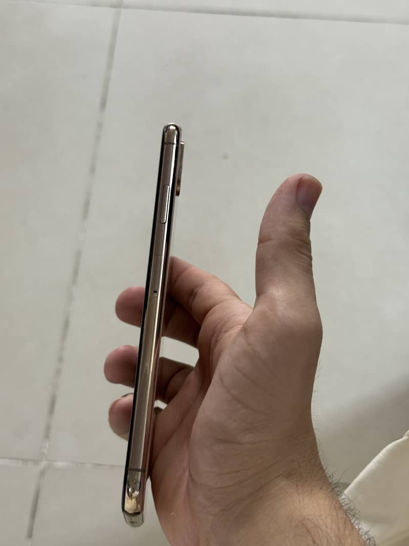 Apple iPhone X 3