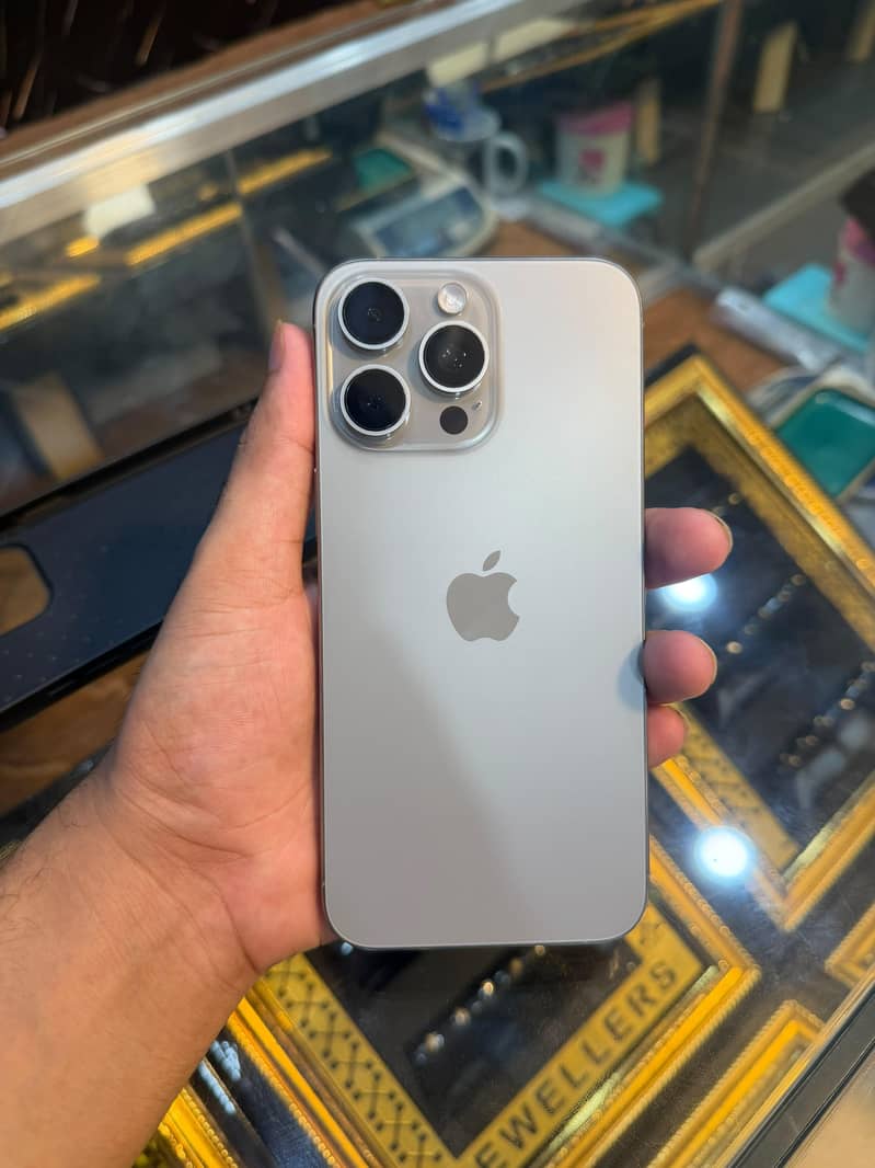 iphone 15 pro max 2