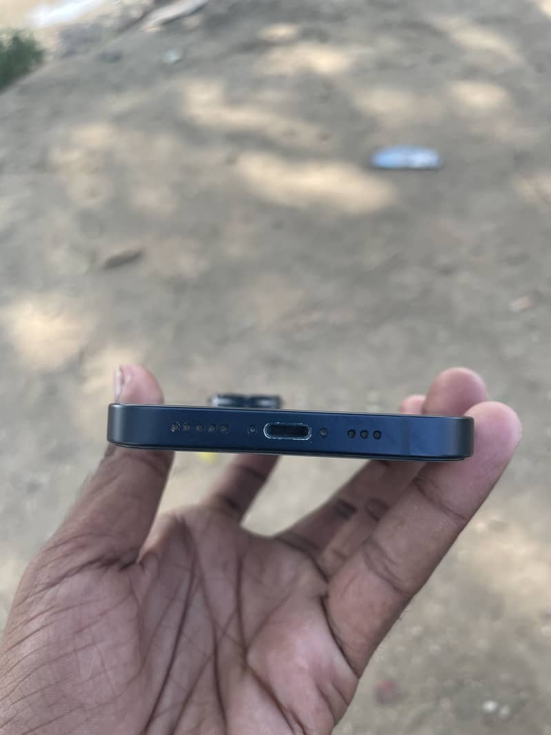 Apple iPhone 13 2