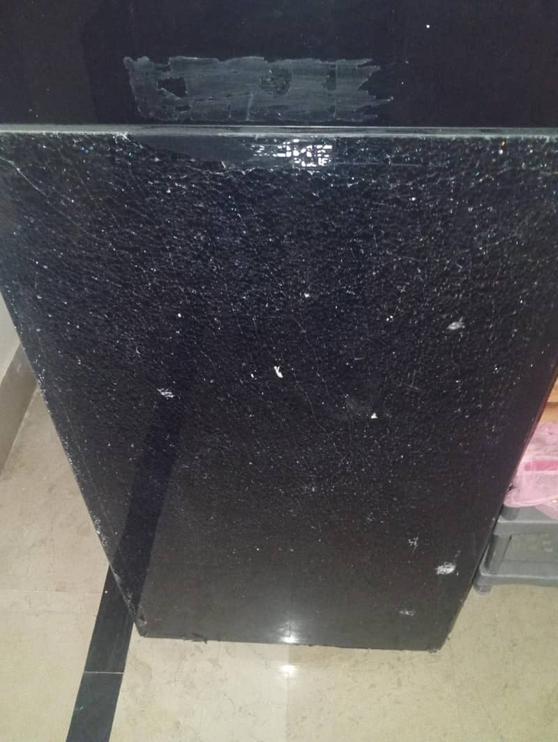 5 ft Fridge 1
