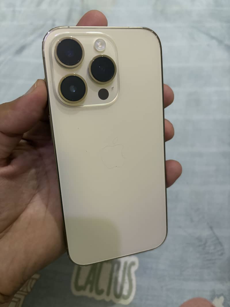 iPhone 14 Pro 4