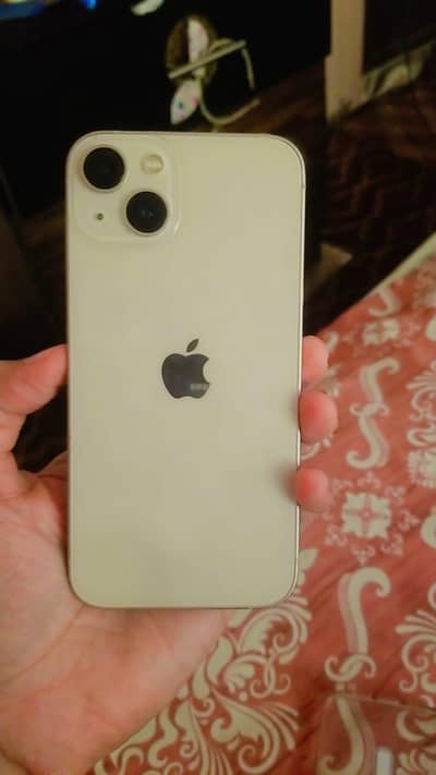 Apple iPhone 13