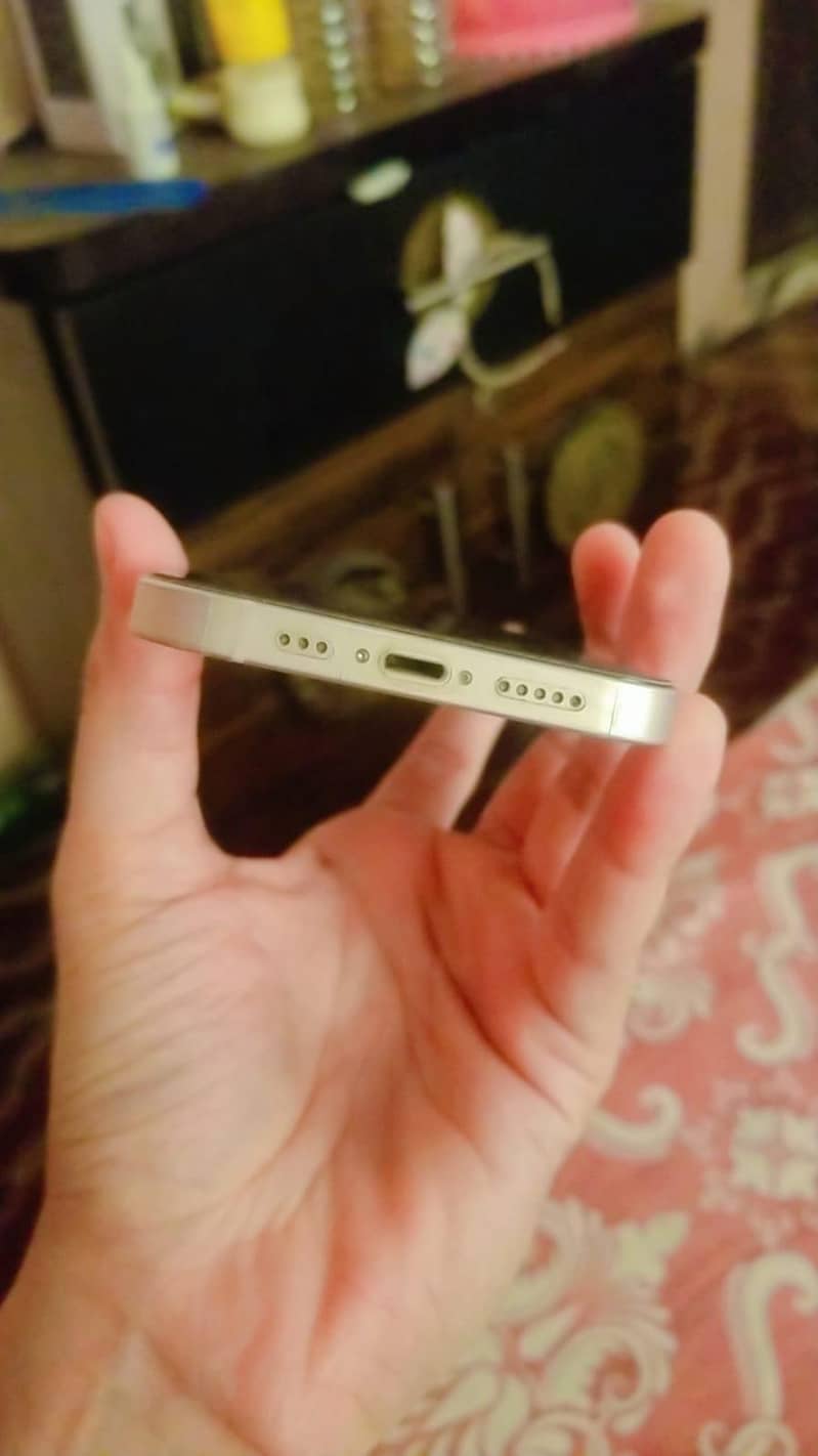 Apple iPhone 13 3