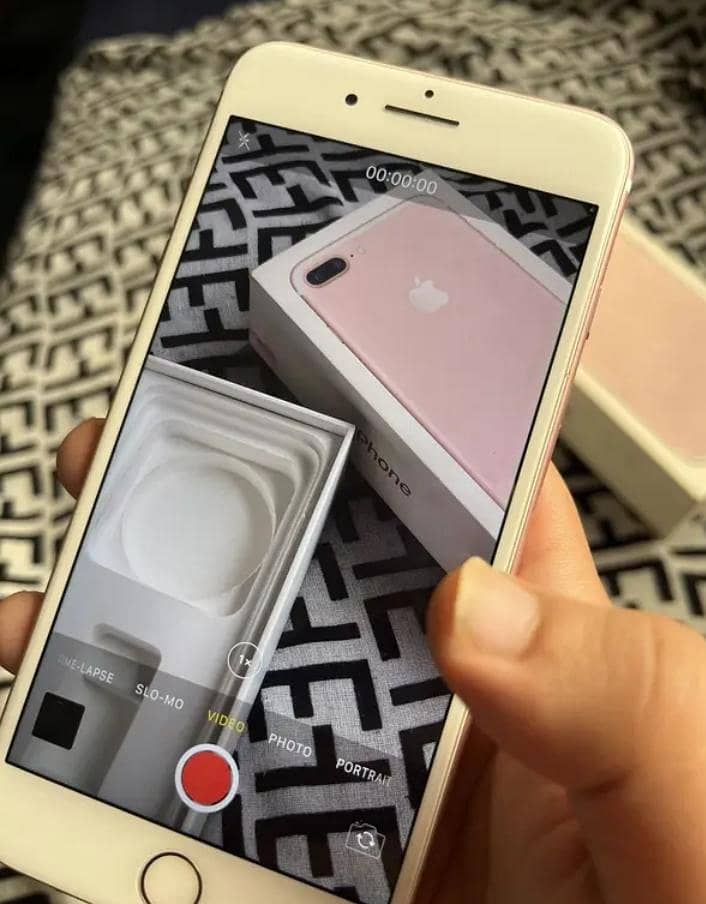 Apple iPhone 7 Plus 8