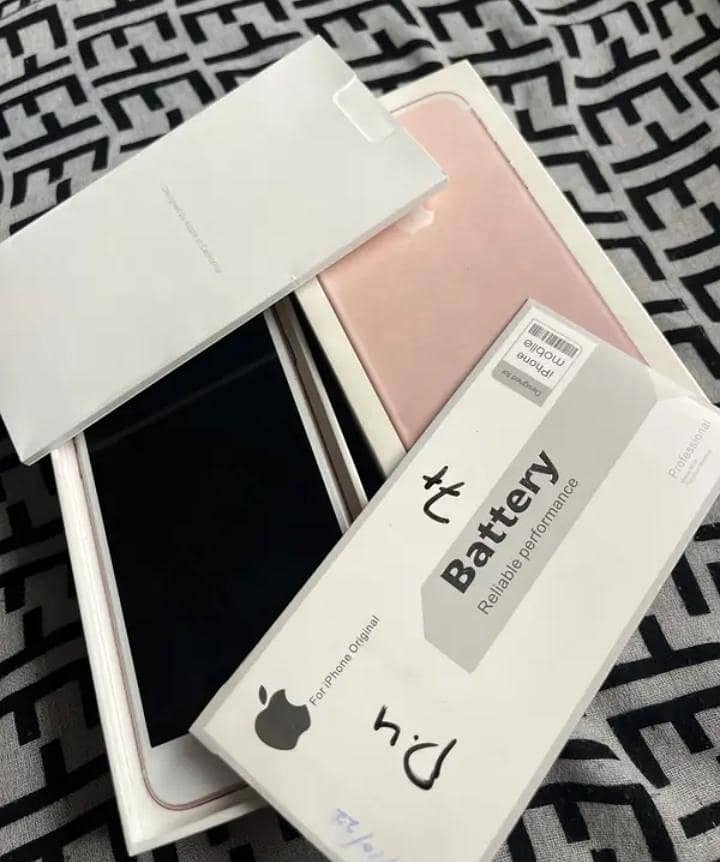 Apple iPhone 7 Plus 9