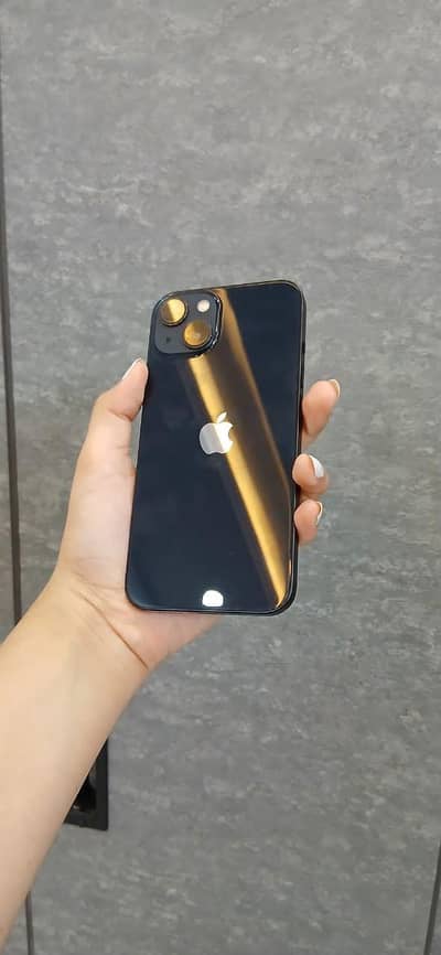 Apple iPhone 13