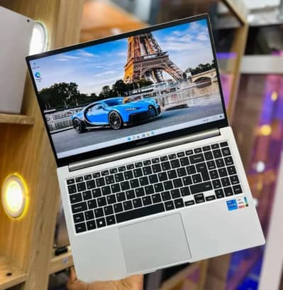 Samsung Galaxy Book 750XDA  i5 11thGen  8/256GB  Slim Buisness Laptop