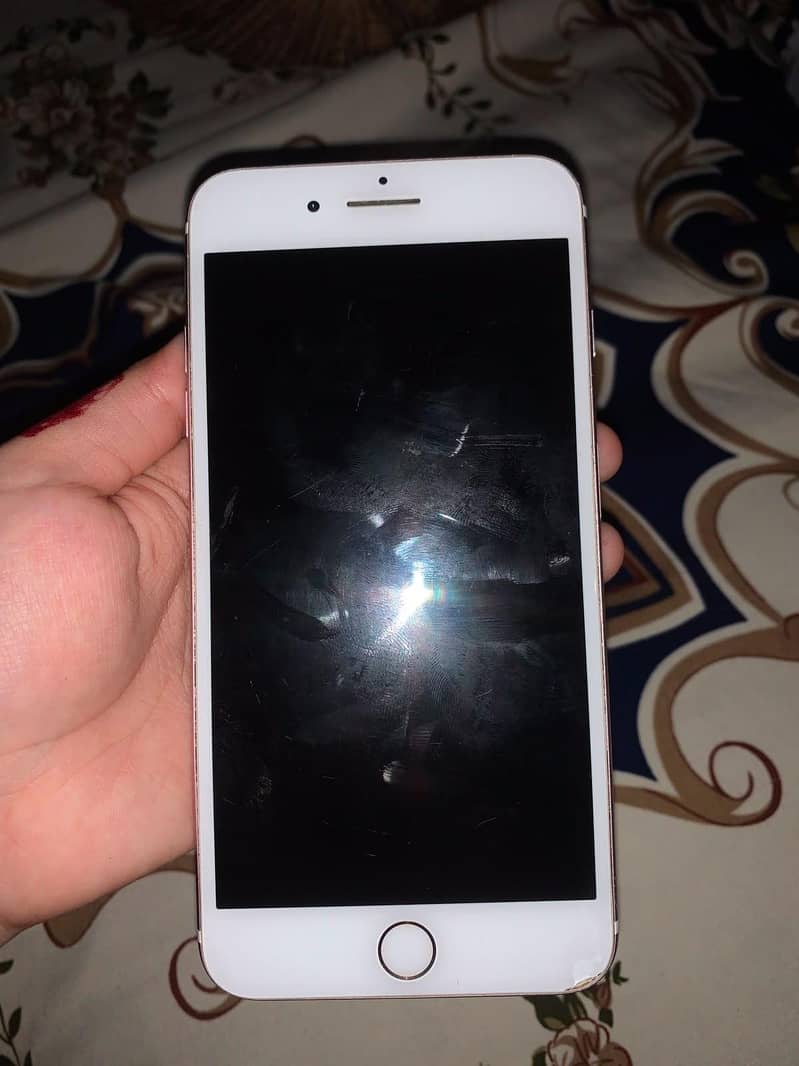 Apple iPhone 7 Plus 0