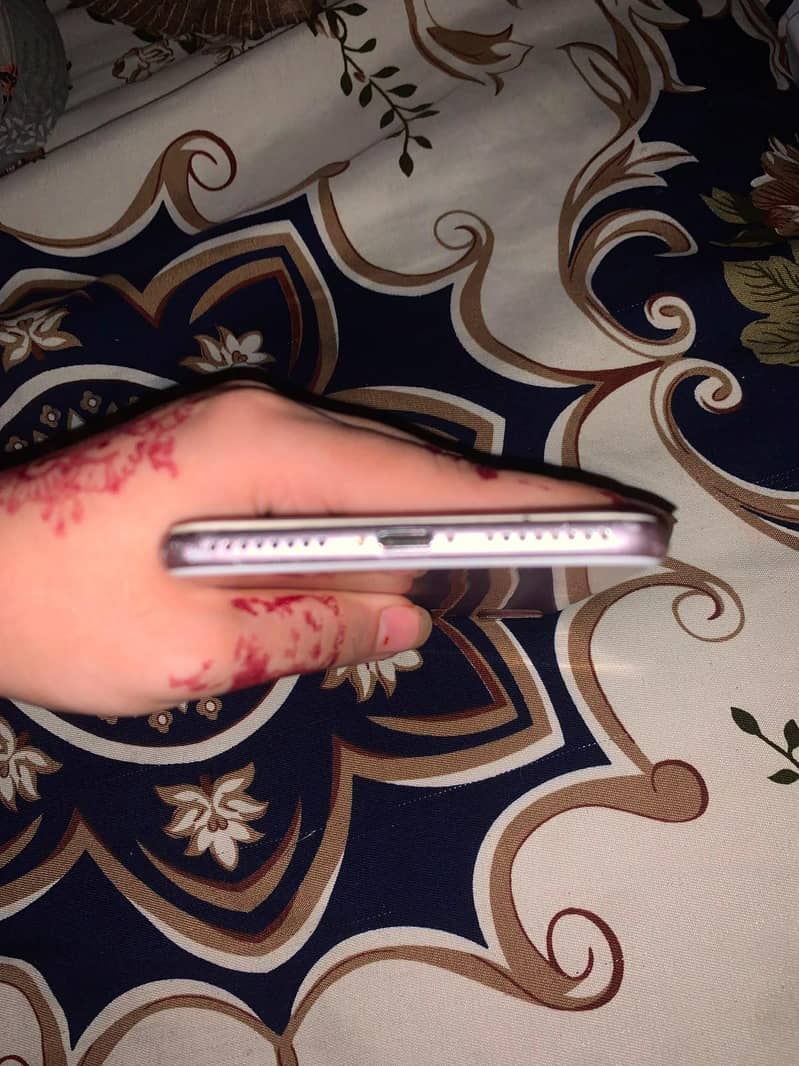 Apple iPhone 7 Plus 1
