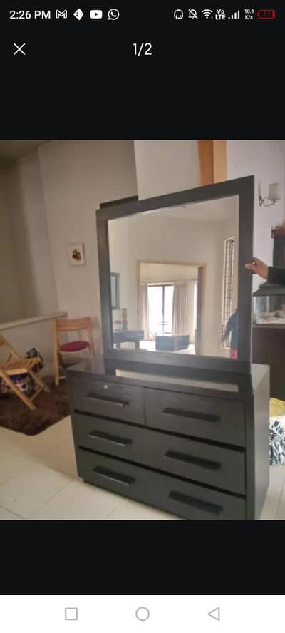 Dresser with drawer