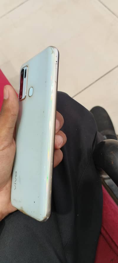 Vivo Y30