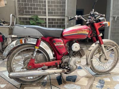 I AM SALE MY YAHAMA ROYALE YB 100 TOTAL ORIGNAL WITH GOOD CONDITION