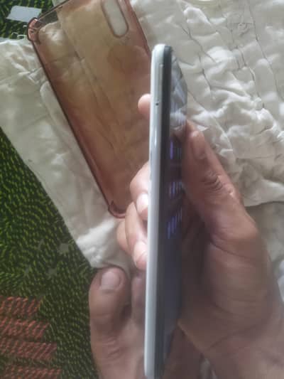 Samsung Mobile A70