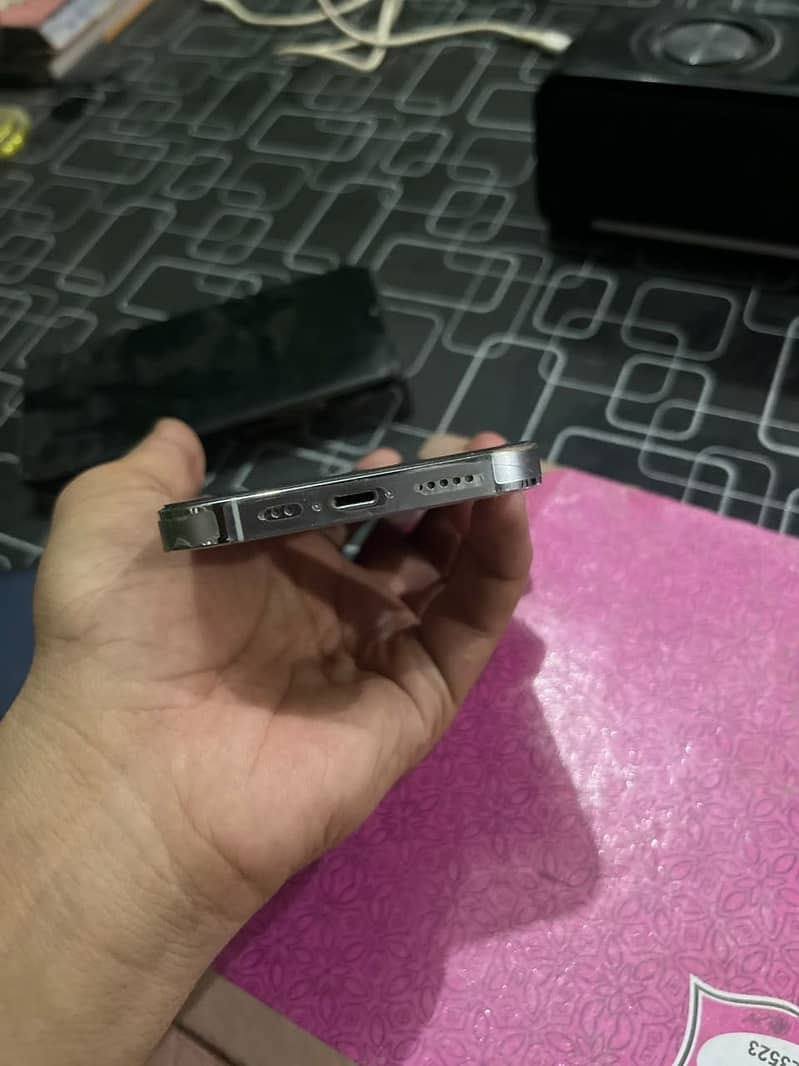 Apple iPhone 14 Pro 4