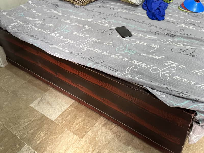 King size bed 1