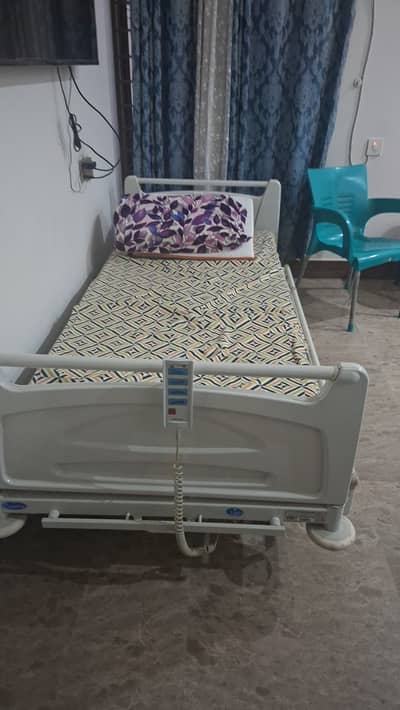Electric bed wiith 5 function