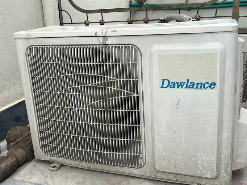 Dawlance 1.5 Ton split AC 4