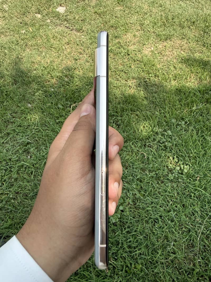 Google Pixel 7 Pro 6