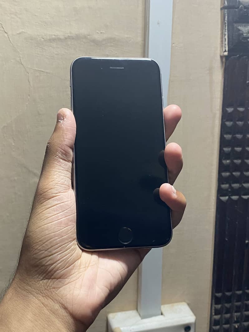 Iphoen 6s 4