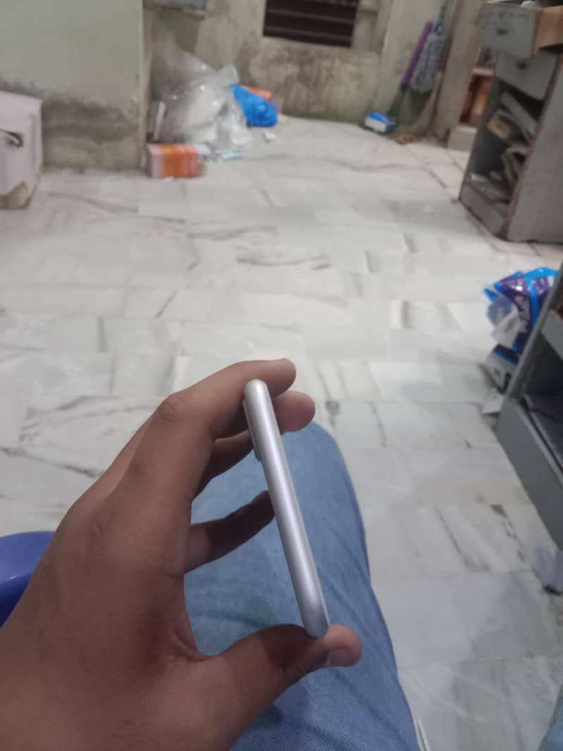Apple iPhone 7 Plus 4