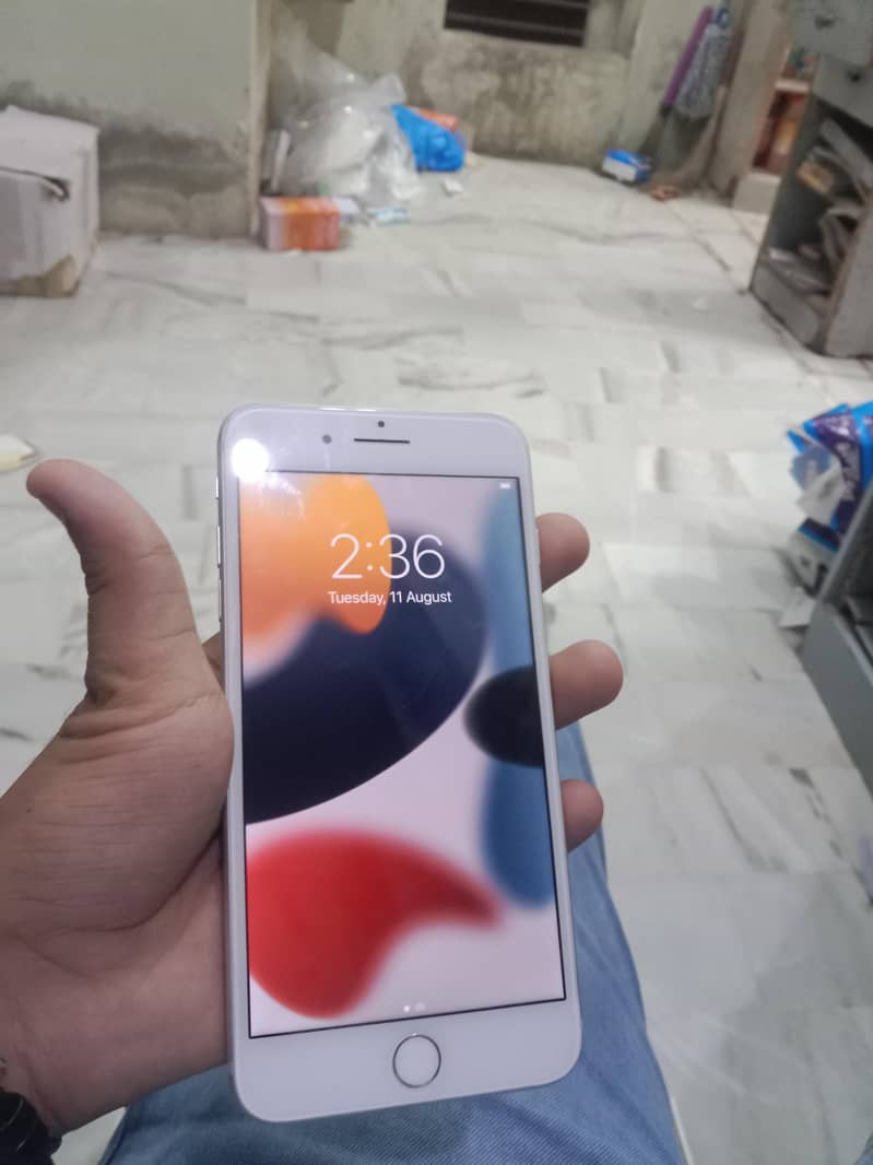 Apple iPhone 7 Plus 5