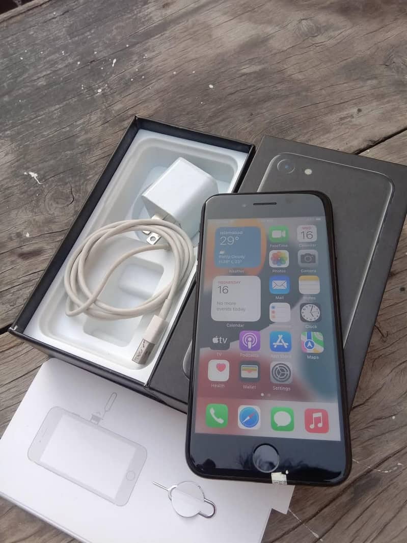 Apple iPhone 7 2