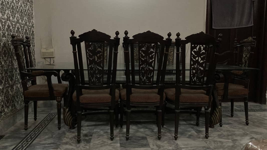 8 sitting dining table 1