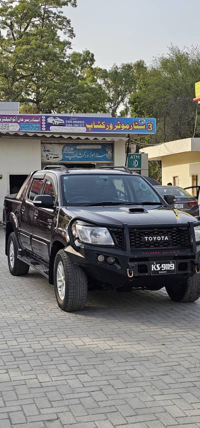 Toyota Hilux 2012 Exchange Possible.