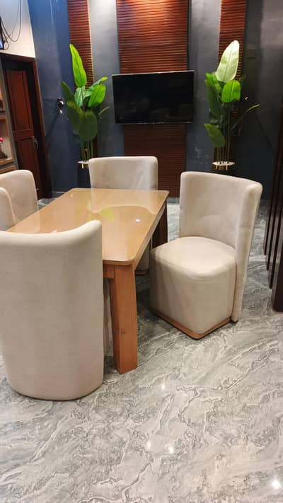 dinning table