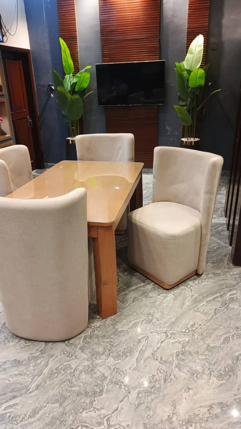 dinning table 0