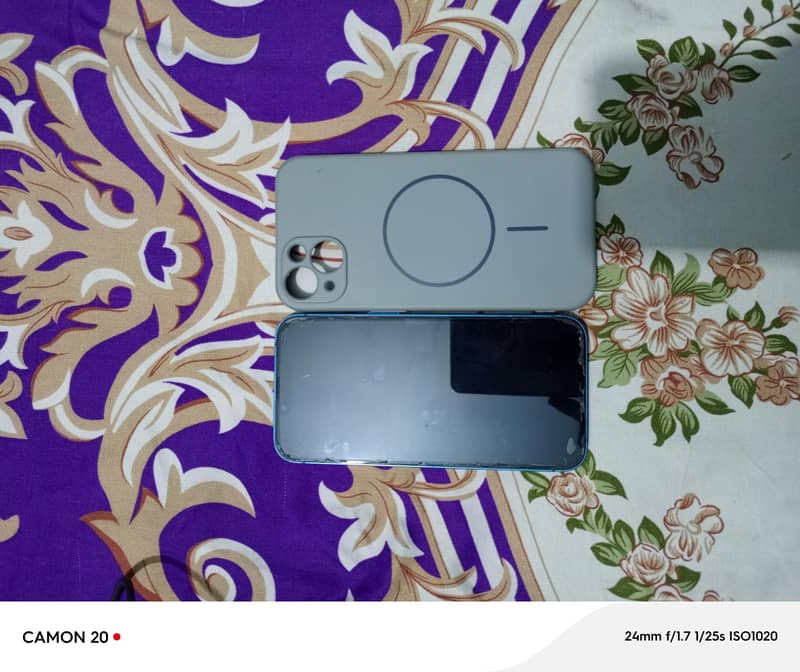 Apple iPhone 13 2