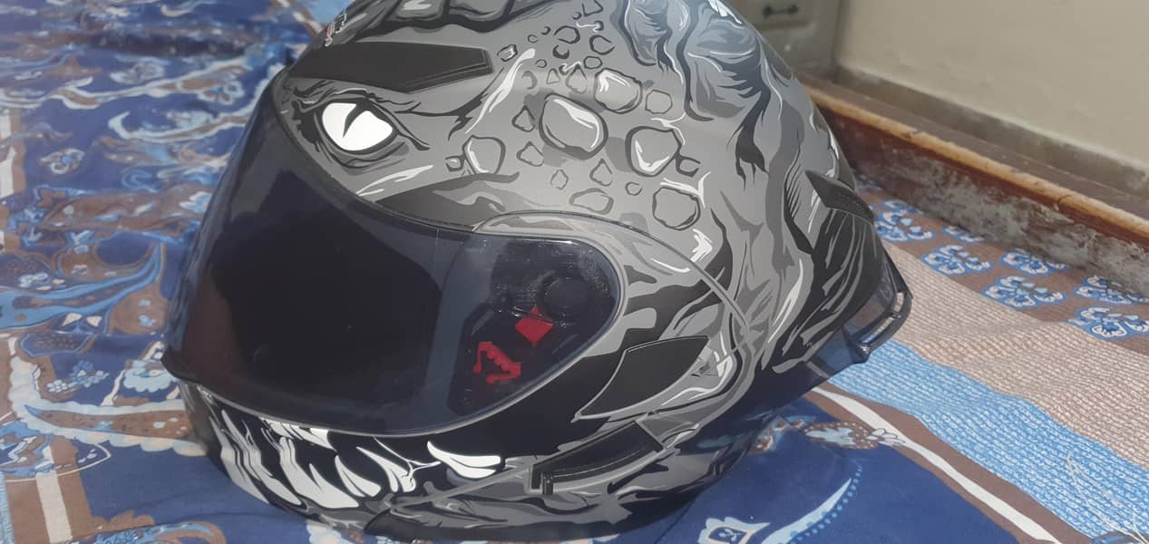 helmets 0