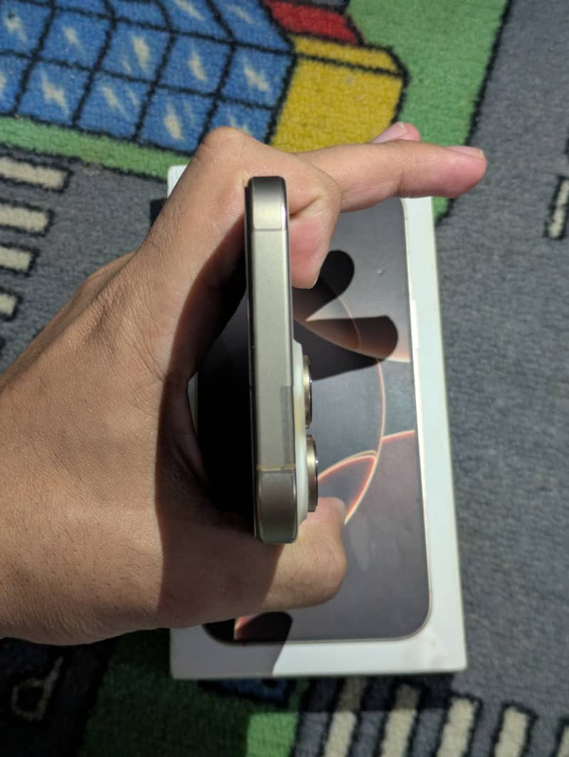 Apple iPhone 16 Pro Max 8