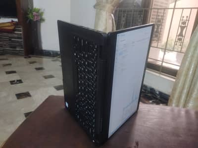 Dell Latitude 5300 2 in 1 8/256 GB SSD