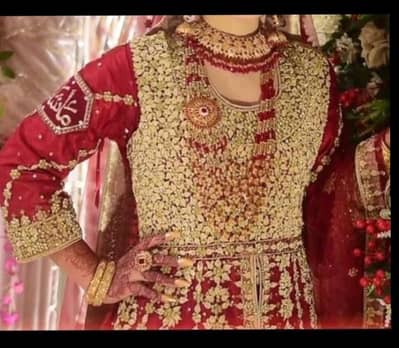 Dress and jewellery