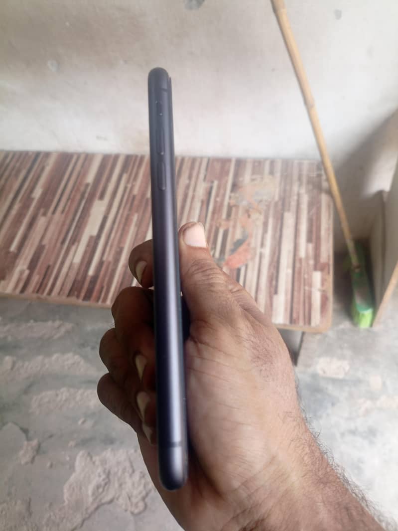 Apple iPhone 11 5