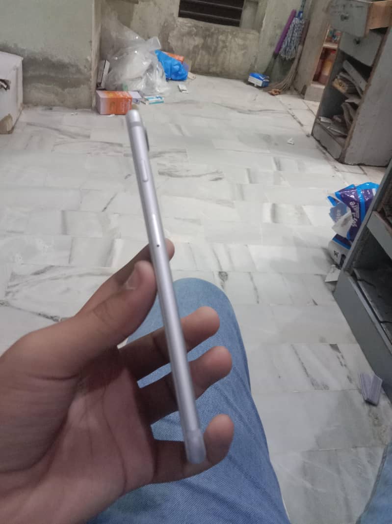 Apple iPhone 7 Plus 1