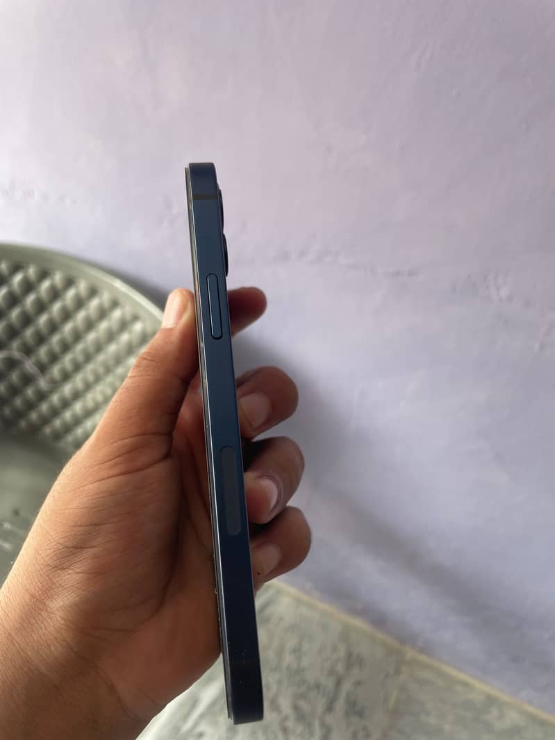 iPhone 12 1